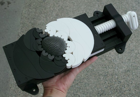 Fractal Vise���λ��Q�f�܊A�Q3D��ģ�D�� STEP��ʽ